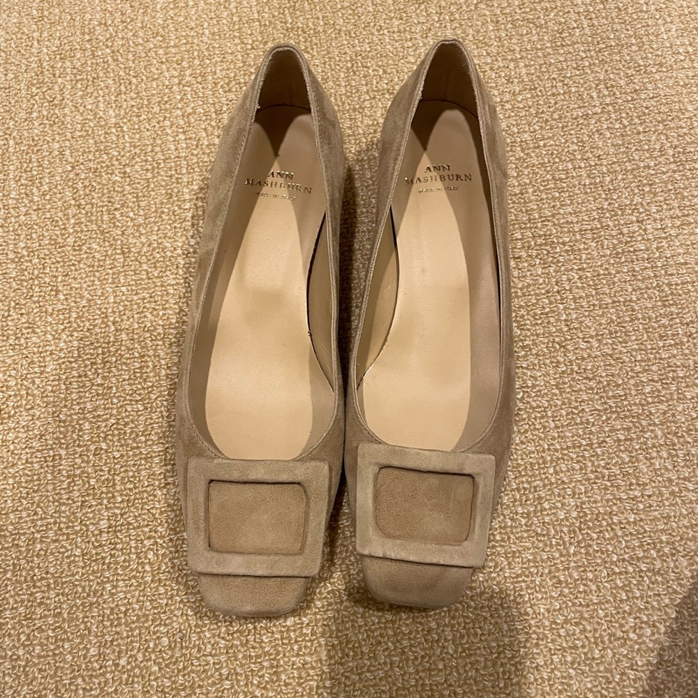 New, never worn Ann Mashburn Buckle Flats